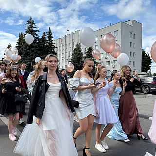 Парад выпускников прошел на Бору 7