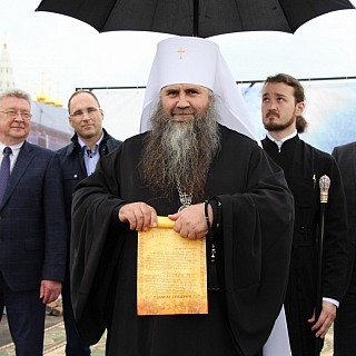 6 мая под стенами Сергиевской слободы был заложен сквер 8