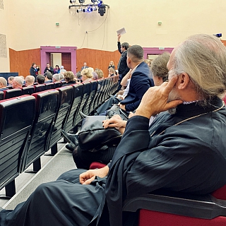 Администрация узаконила парковку на Мухинском мнением большинства 2