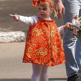 На Бору, по главной улице города, прошёл праздничный парад колясок 7