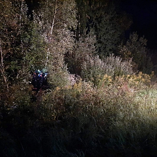 Два автомобиля улетели в кювет на Бору 1