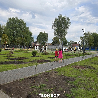 В Неклюдово открылся новый сквер 6