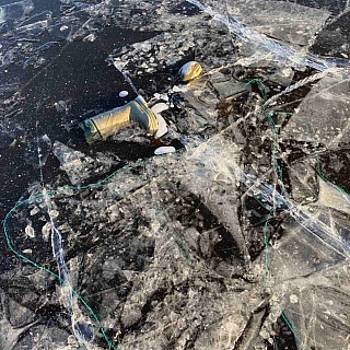 Снегоход провалился под лёд с двумя пассажирами 2