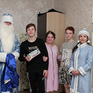 Полицейский Дед Мороз поздравил детей из семей,  оказавшихся в трудной жизненной ситуации 2