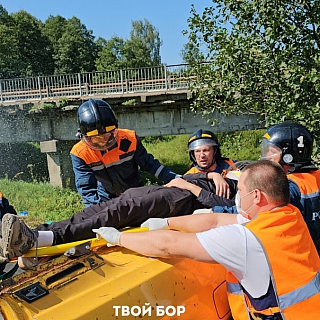 Сценарий крупной дорожной аварии отработали на учениях на Бору 4