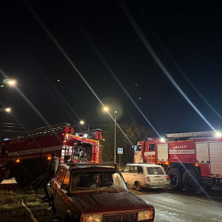 МЧС про пожар на Стекольном 1