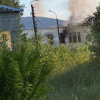 Заброшенная на Стекольном больница горела 6 августа 2