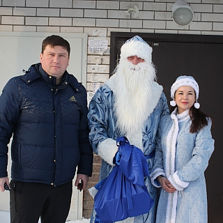 Полицейский Дед Мороз поздравил детей из семей,  оказавшихся в трудной жизненной ситуации 3