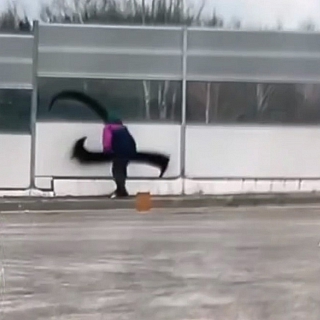 Вандал или художник орудует на Бору? 2