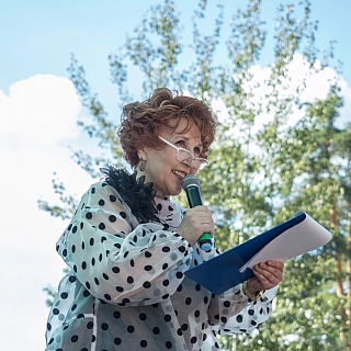 Кому в этом году присвоили на Бору звание "Почётного гражданина"? 5