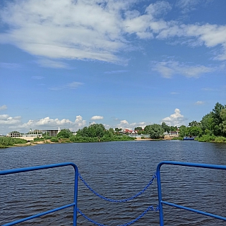 Речной кораблик вернулся на Бор 6