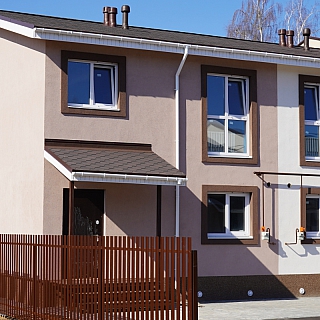 В продаже готовые таунхаусы на Бору 9