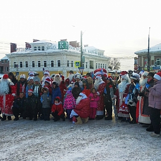 На Бору прошёл областной фестиваль Дед Морозов 10