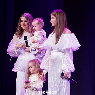 В Стеклозаводском доме культуры состоялся ежегодный конкурс "Мама года" 8