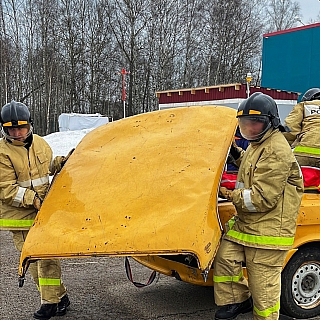 На Бору прошли областные соревнования среди спасателей 1