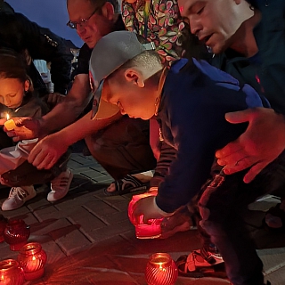 Сотни свеч зажгли на Бору в память о павших на войне 3