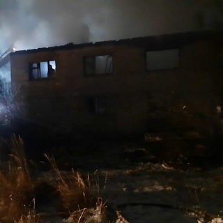 Пожар потушили в многоквартирном доме на Бору 1