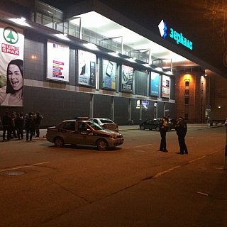 Торговый центр "Зеркало" эвакуировали 2 октября в городе Бор 2