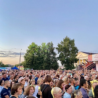 "Лесоповал" поздравил жителей Бора 2