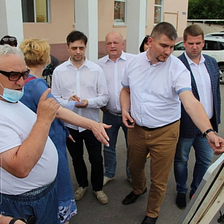 Жители Октябрьского обсудили благоустройство сквера 4