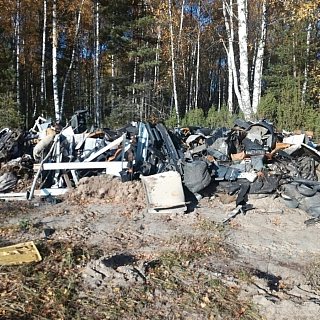 Сотни кубометров "нелегального" мусора вывезут с территории Борского округа 5