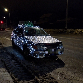 На Бору замечена самая новогодняя машина 2