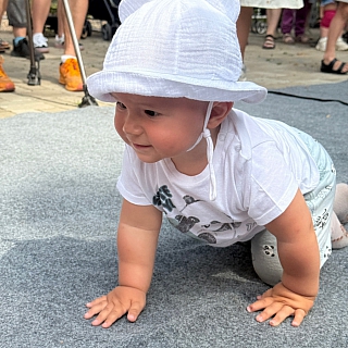 На Бору прошёл пробег ходунков, ползунков и бегунков 3