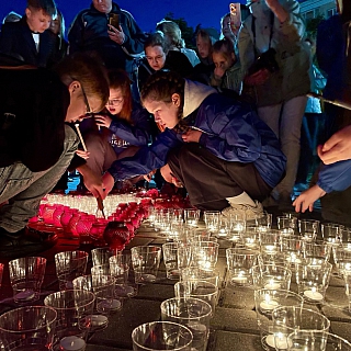 Несколько сотен борчан собрались у Вечного огня, чтобы вспомнить 2