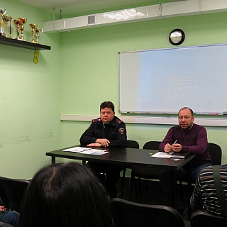 Борские полицейские провели встречу с трудовым коллективом ФОК "Кварц" 1