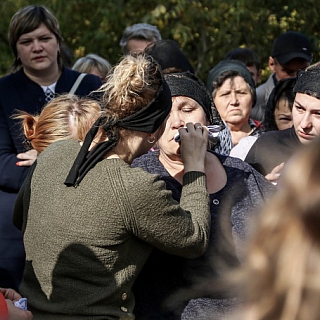 В Неклюдово простились с убитой 9-летней девочкой 3