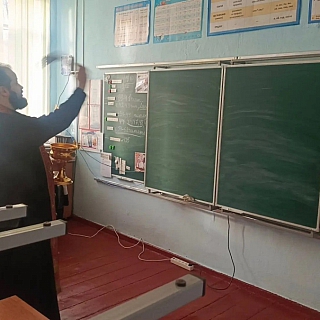 На Бору освятили школу №10 3