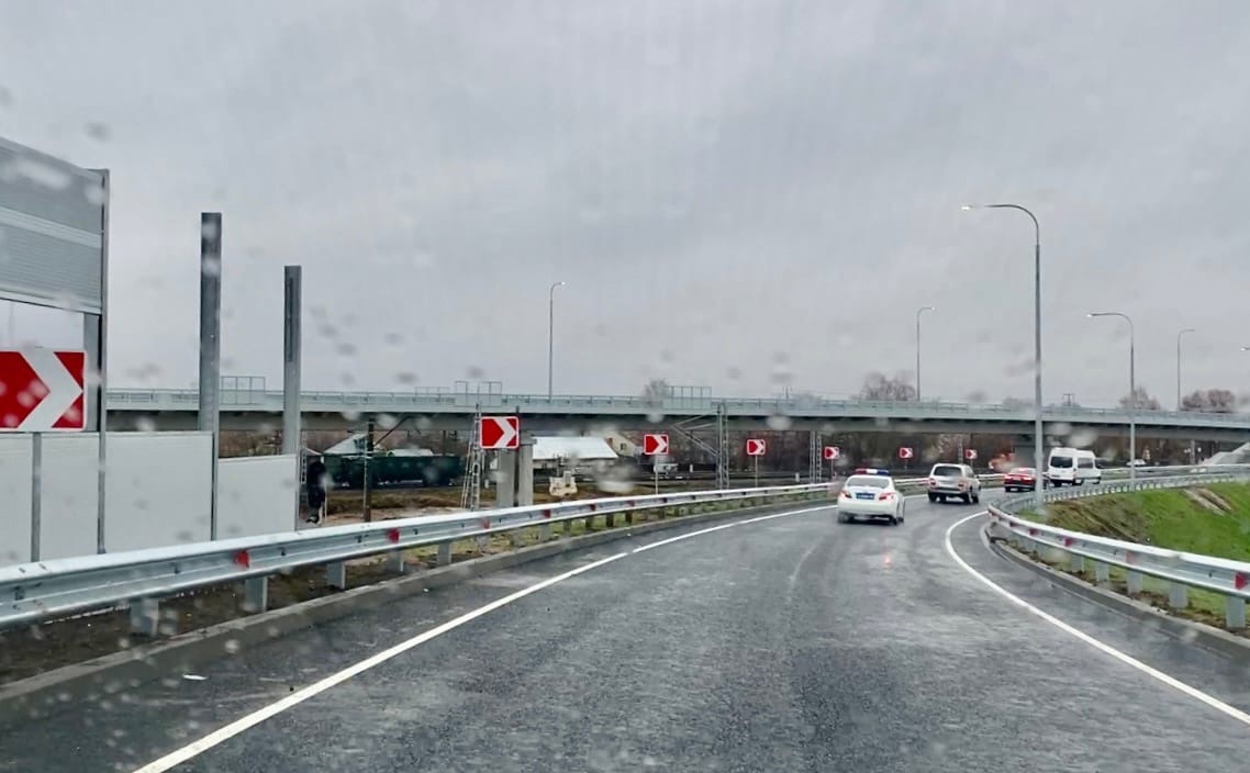 132 тысячи рублей в день. Такова средняя цена за содержание участка дороги Неклюдово-Золотово в сутки