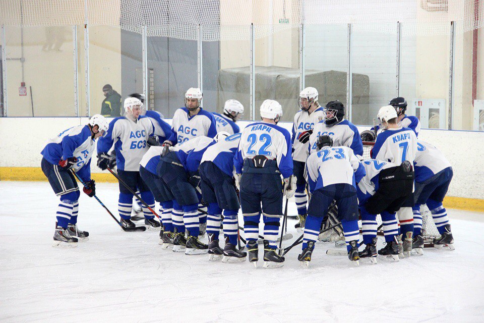 «Кварц» терпит поражение в домашнем матче и завершает сезон