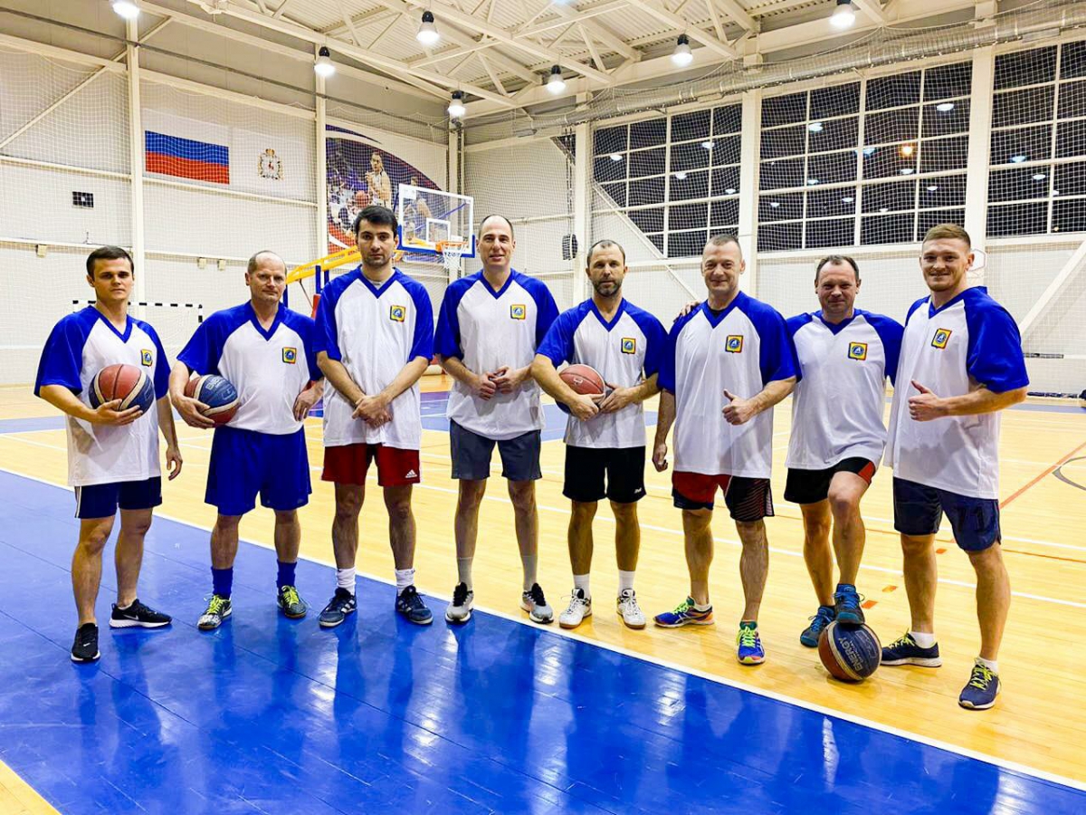 Команда борских звёзд провела баскетбольный матч в Городце