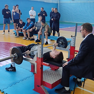 В спорткомплексе "Водник" прошли традиционные соревнования по русскому жиму, посвященные Дню Защитника Отечества 2