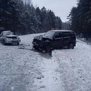 Полицейские проводят проверку по факту ДТП, в котором погибли два человека 1