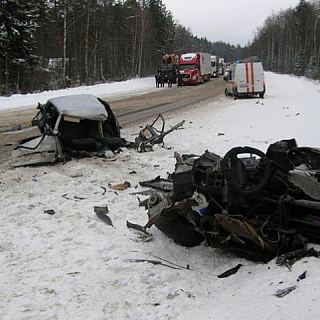 Водитель ВАЗа впал в кому после столкновения с грузовиком 1