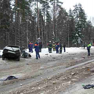 Водитель ВАЗа впал в кому после столкновения с грузовиком 3