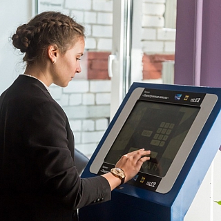 Tele2 оборудовала борскую школу № 1 инновационной системой «Электронная школа» 8