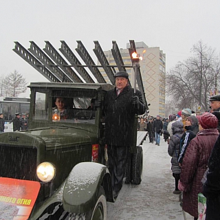 Митинг, посвящённый зажжению вечного огня 13