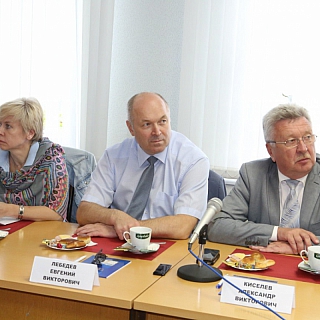 «Совместные поездки журналистов и депутатов должны дать стратегические результаты» - Евгений Лебедев 12