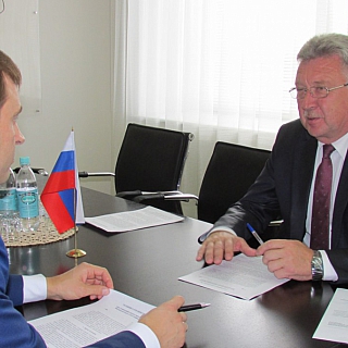 Подписание соглашения о сотрудничестве между администрацией округа и Сбербанком России. 3