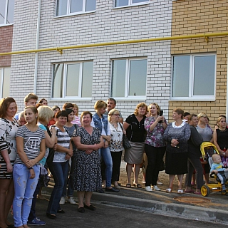 Ключи от новых квартир по программе расселения из аварийного фонда 4