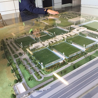 Поступило предложение от одной из крупнейших мировых компаний, занимающихся обменом школьников и студентов. 1