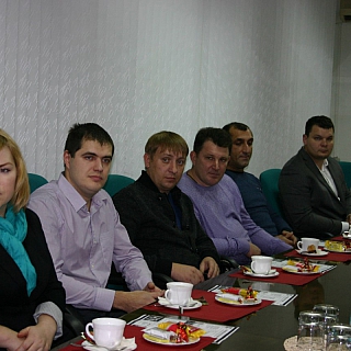 Поступило предложение от одной из крупнейших мировых компаний, занимающихся обменом школьников и студентов. 7