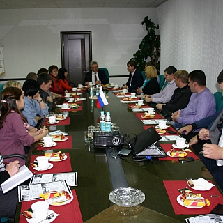 Поступило предложение от одной из крупнейших мировых компаний, занимающихся обменом школьников и студентов. 5