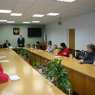 Ключи от новых квартир для детей-сирот 1