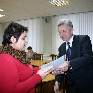 Ключи от новых квартир для детей-сирот 6