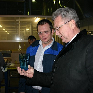 18 миллионов 300 тысяч штук изделий было отгружено в декабре 2015 года ООО "Посуда" 6