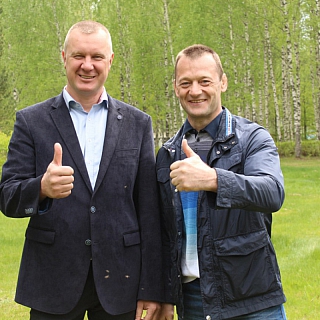 Представители спортивного клуба «Медведь» наградили общеобразовательные школы, которые стали призерами Спартакиады школьников 4